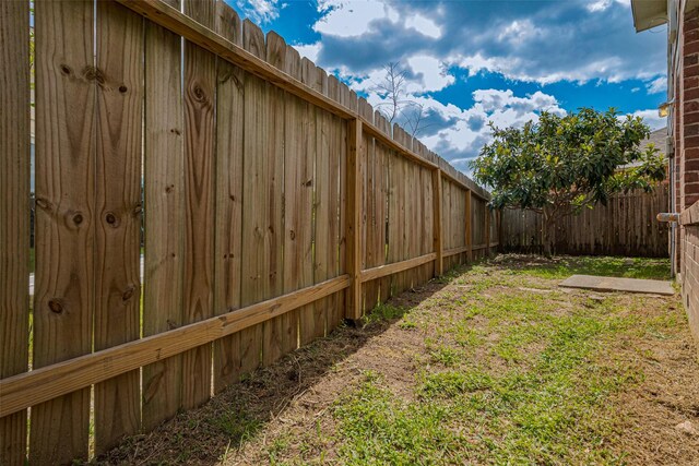 8223 Golf Green Cir, Houston, TX 77036 - view of fenced backyard