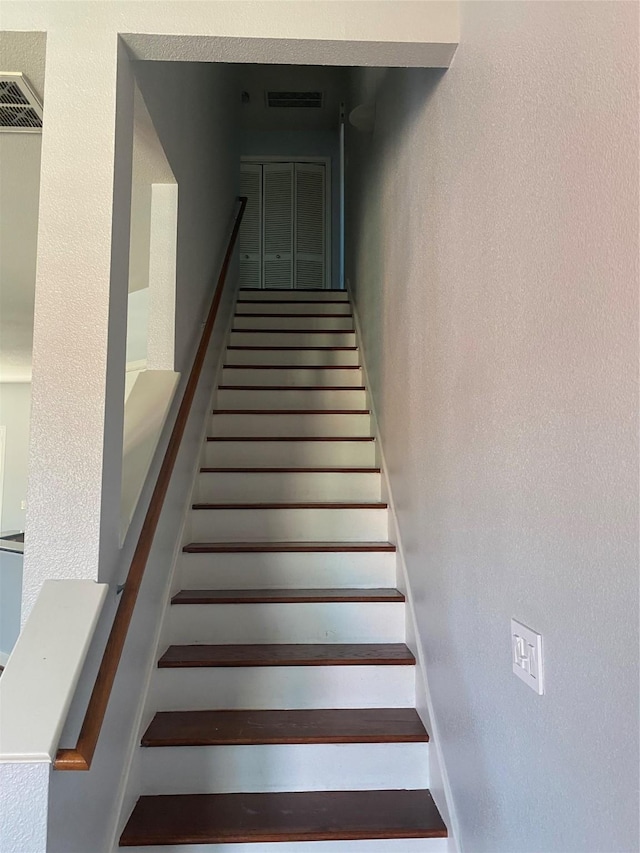3123 Dallas St, Houston, TX 77003 - view of staircase