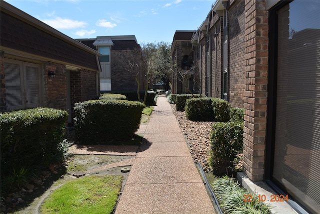7575 Katy Fwy Unit 9, Houston, TX 77024 - view of yard