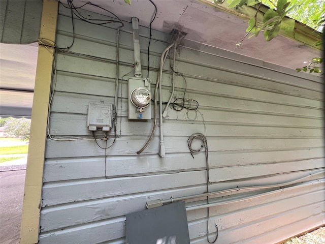 7261 Yoe St, Houston, TX 77016 - exterior view of electric meter