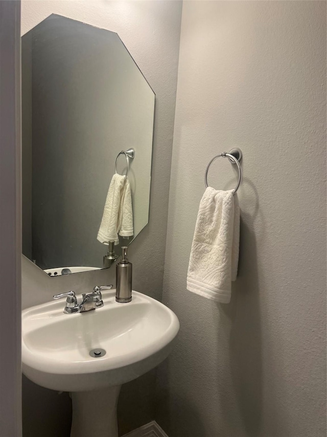 5339 Canyon Hollow Dr, Houston, TX 77084 - bathroom with a sink