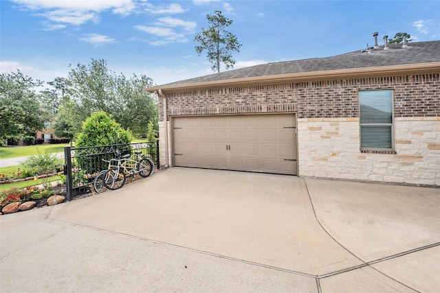 40610 Ithaca Ln, Magnolia, TX 77354 - garage with driveway