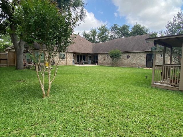 216 Dewberry Dr, Lake Jackson, TX 77566 - view of yard