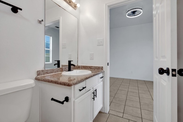6933 Liverpool St, Houston, TX 77021 - half bath featuring tile patterned flooring, vanity, and toilet