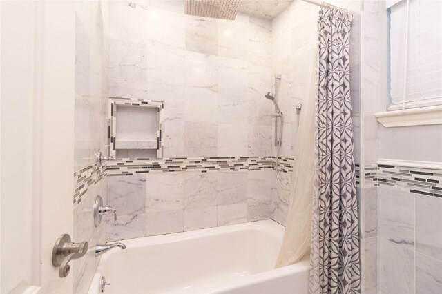 1918 Thousand Pines Dr, Houston, TX 77339 - bathroom featuring shower / bath combination with curtain