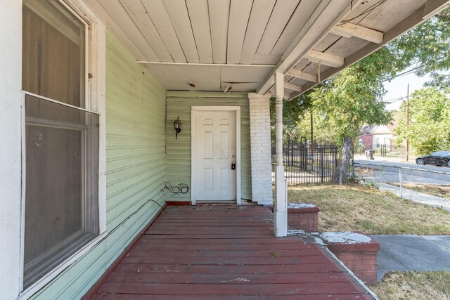 2005 Chestnut St, Houston, TX 77009 - view of wooden deck