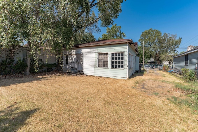 2005 Chestnut St, Houston, TX 77009 - view of outbuilding
