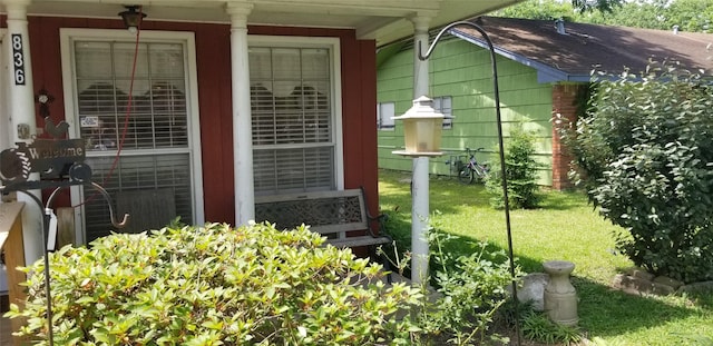 836 Sycamore St, Lake Jackson, TX 77566 - view of exterior entry with covered porch