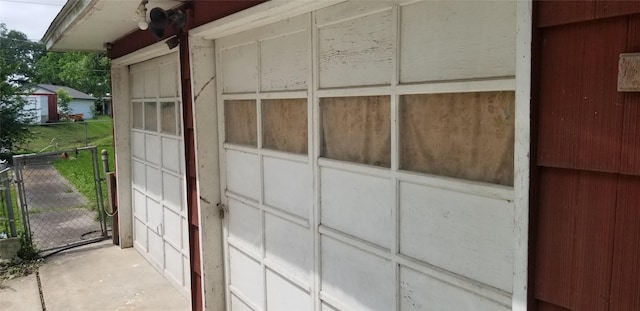 836 Sycamore St, Lake Jackson, TX 77566 - exterior view of a gate