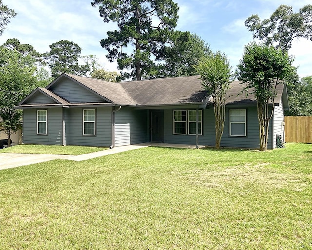 10479 Royal Tricia Dr, Conroe, TX 77303 - ranch-style home featuring a shingled roof