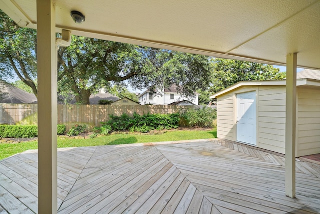 8602 Canyon Pine Dr, Spring, TX 77379 - wooden terrace featuring a fenced backyard