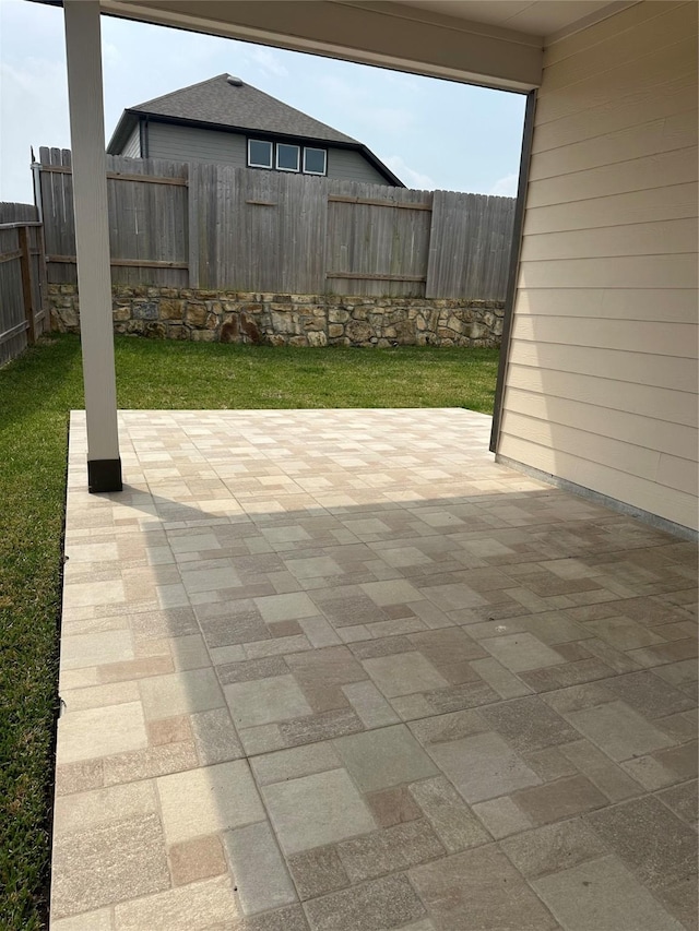 14007 Valley Creek Ct, Conroe, TX 77384 - fenced backyard with a patio area