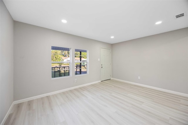 4114 Hoffman St, Houston, TX 77026 - unfurnished room featuring recessed lighting, baseboards, and light wood-style flooring