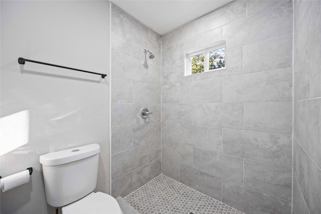 4114 Hoffman St, Houston, TX 77026 - full bathroom with tiled shower and toilet