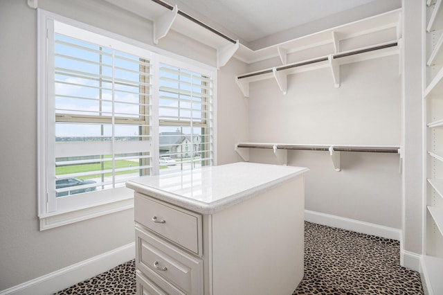 11503 Kings Point Blvd, Mont Belvieu, TX 77535 - view of walk in closet