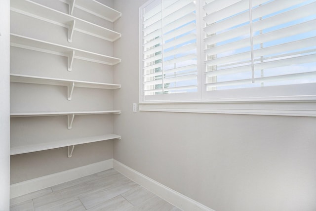 11503 Kings Point Blvd, Mont Belvieu, TX 77535 - view of pantry