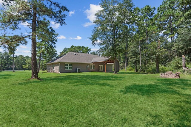 17501 Julianne Dr, Waller, TX 77484 - view of grassy yard