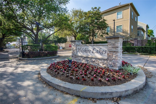 8817 Lakeshore Bend Dr, Houston, TX 77080 - view of community sign