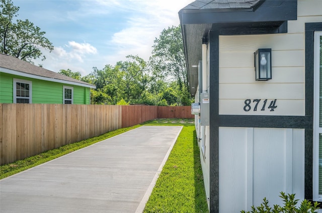 8714 Clarington St, Houston, TX 77016 - view of patio / terrace