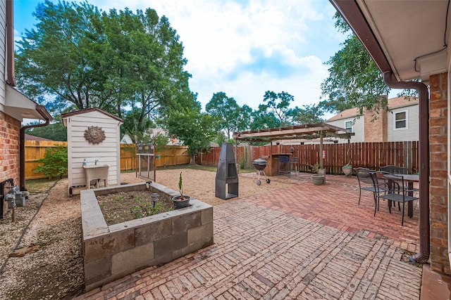 2906 Laurel Fork Dr, Houston, TX 77339 - fenced backyard featuring a patio, a pergola, and outdoor dining area