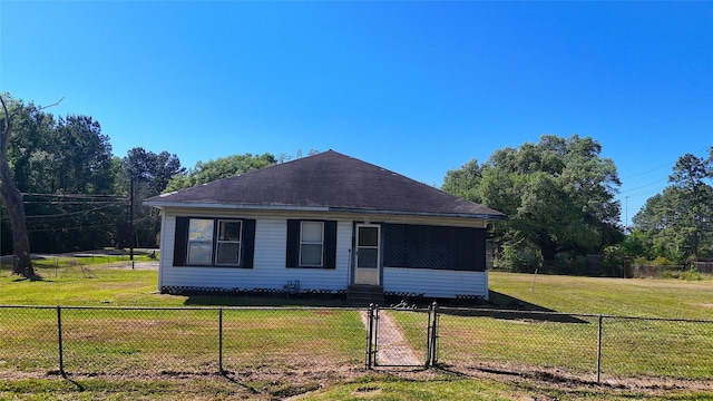 270 S 9th St, Silsbee, TX 77656 - view of front of home featuring a gate and entry steps