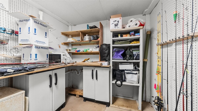 1417 8th St, San Leon, TX 77539 - view of storage