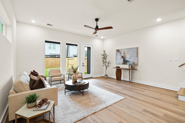 6705 Del Rio St, Houston, TX 77021 - living room featuring light wood finished floors, ceiling fan, recessed lighting, and baseboards