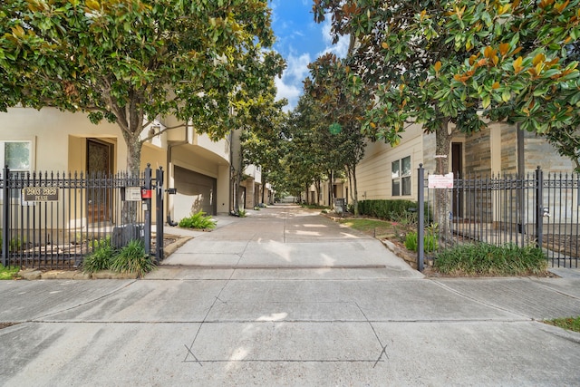 2909 Pease St, Houston, TX 77003 - view of concrete road
