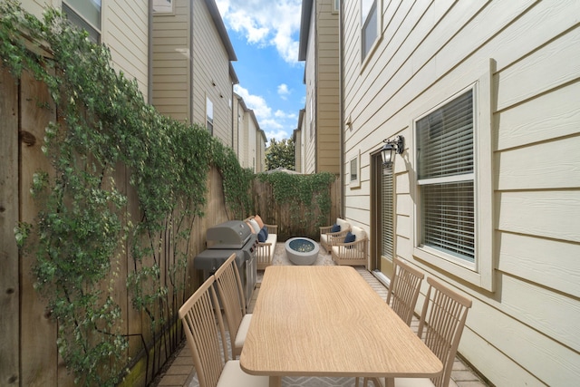 2909 Pease St, Houston, TX 77003 - view of patio / terrace featuring outdoor dining area