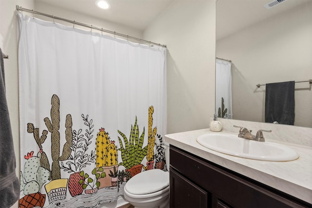 622 Rd 5138, Cleveland, TX 77327 - bathroom with vanity, toilet, recessed lighting, and curtained shower