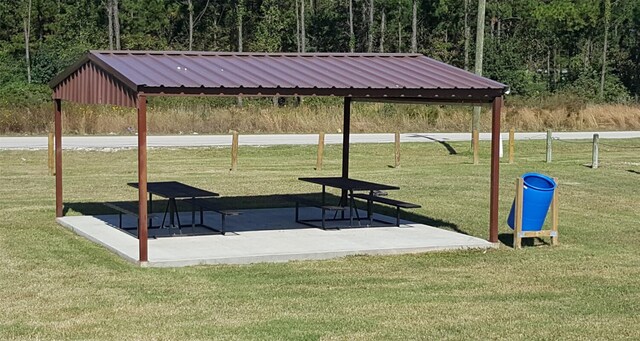 622 Rd 5138, Cleveland, TX 77327 - surrounding community with a lawn, a gazebo, and a forest view