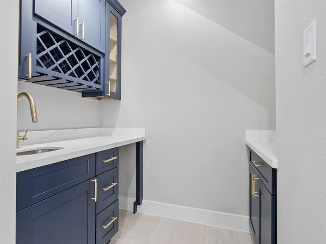 825 Paul Quinn St Unit E, Houston, TX 77091 - indoor bar featuring baseboards