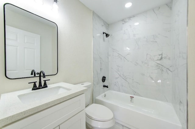 51 Blue Bonnet Ct, Lake Jackson, TX 77566 - full bath featuring toilet, washtub / shower combination, and vanity