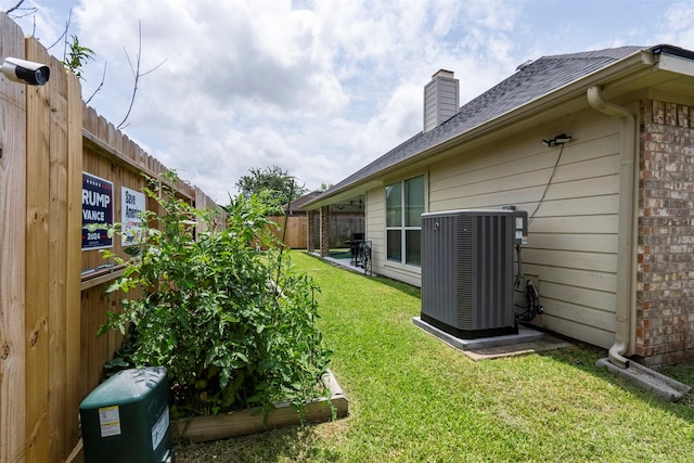 411 Ceole Ln, League City, TX 77573 - view of yard featuring cooling unit