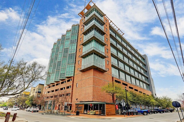 2000 Bagby St Unit 5426, Houston, TX 77002 - view of building exterior