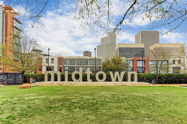 2000 Bagby St Unit 5426, Houston, TX 77002 - view of property's community with a lawn