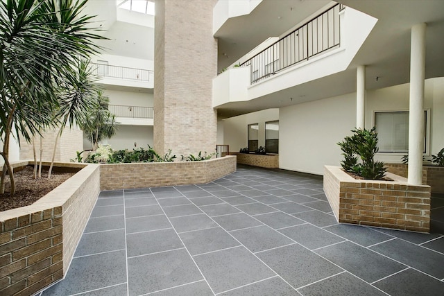 5210 Weslayan St Unit 112, Houston, TX 77005 - view of property's community featuring a patio