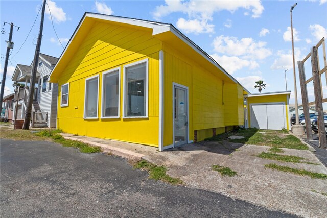 1522 Seawall Blvd, Galveston, TX 77550 - view of side of property