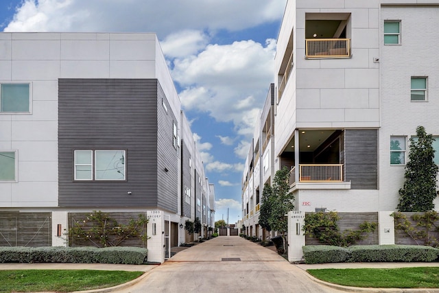 1203 Hickory St Unit D, Houston, TX 77007 - view of concrete road