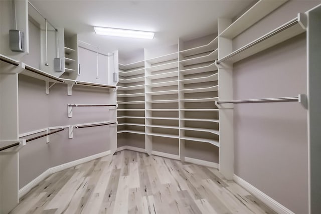 3322 Mallard Run Ct, Katy, TX 77494 - spacious closet featuring light wood-style floors