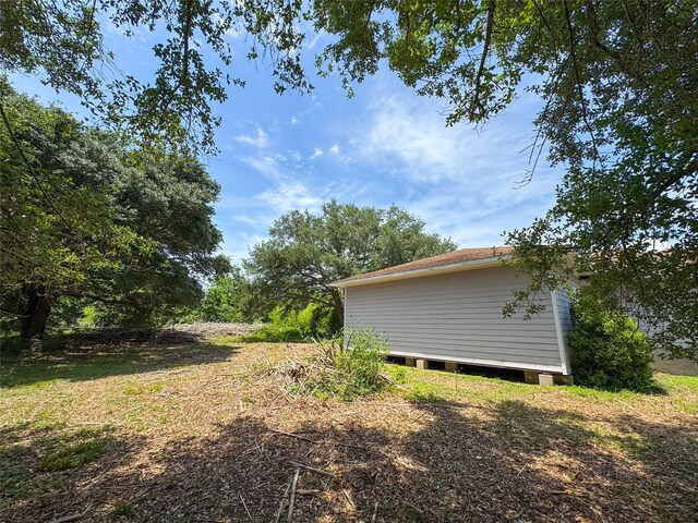 403 Fern Ln, Wharton, TX 77488 - view of yard featuring an outdoor structure