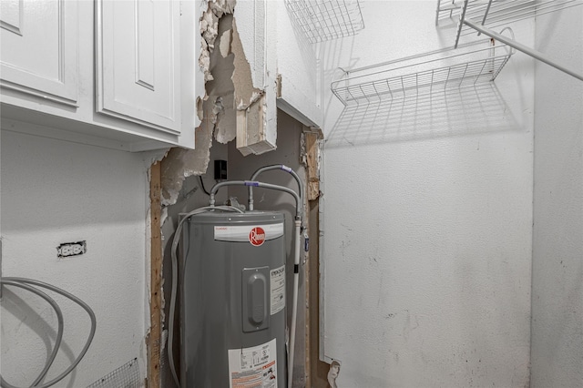 2240 Easley Cir, Huntsville, TX 77320 - utilities featuring electric water heater