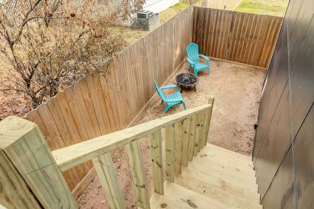 412 Merrill St, Houston, TX 77009 - view of stairway