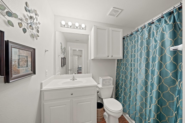 4603 Poppy Crest Ct, Richmond, TX 77469 - full bath with vanity, toilet, and curtained shower