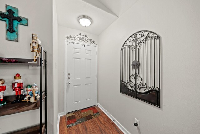 4603 Poppy Crest Ct, Richmond, TX 77469 - entryway featuring wood finished floors and baseboards