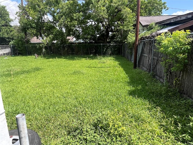 8015 Joplin, Houston, TX 77017 - view of yard