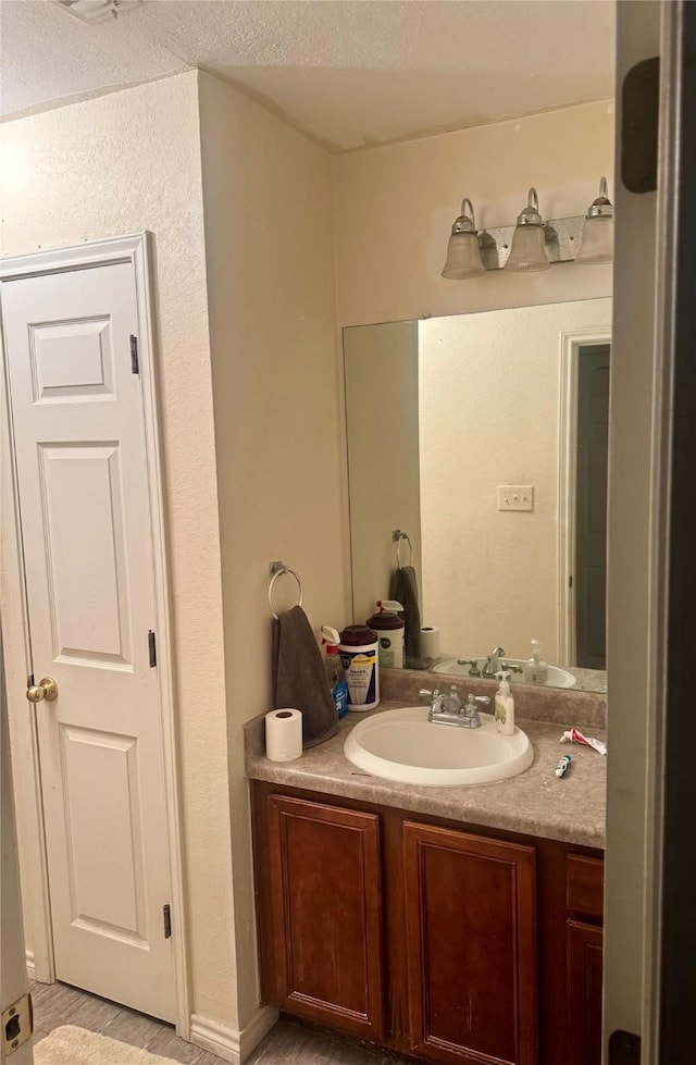 939 Cormorant, San Antonio, TX 78245 - bathroom with vanity