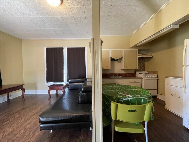 302 N N Ave B, Freeport, TX 77541 - photo 6