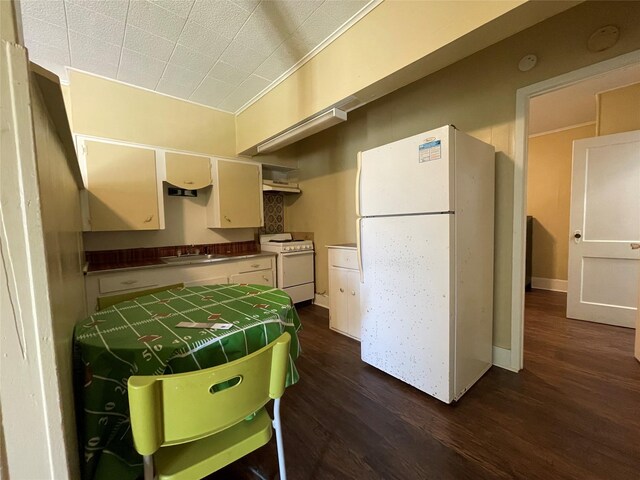 302 N N Ave B, Freeport, TX 77541 - photo 7