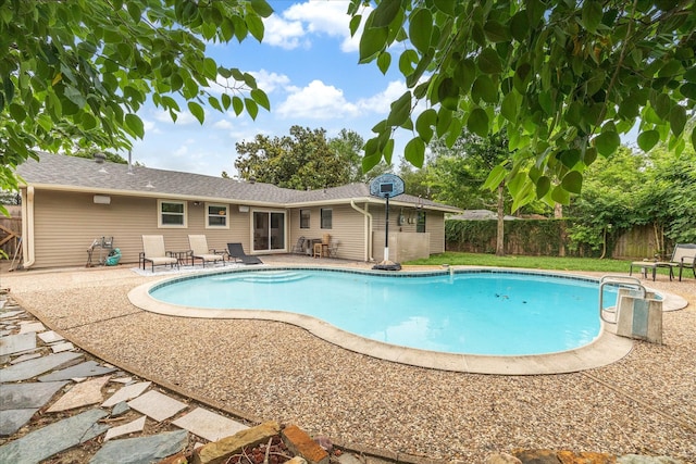 2009 Sedgie Dr, Houston, TX 77080 - view of swimming pool with a fenced backyard and a patio area